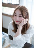 センター分け　前あがりロング