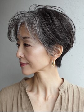 ハーツ(Heart's) ショートグレイヘア白髪ぼかし40代50代60代