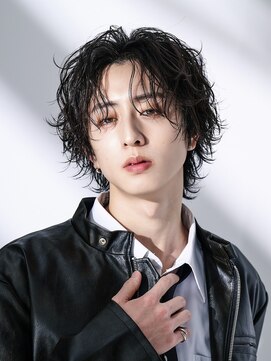 オーシャントーキョー(OCEAN TOKYO) 【大人な色気】ミディアムセンターパート黒髪パーマウルフ