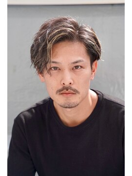 トラスト ザ バーバー 東京駅八重洲店(TRUST the Barber) ツイストスパイラルパーマ/アップバング/メッシュ