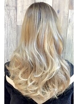 トムキャット(TOM CAT) 【TOMCAT新宿】ホワイトグラデーション