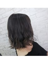 プライズ アイリス 池袋東口店(prize Iris)&nbsp;グレージュハイライト/タンバルモリ/切りっぱなしボブ　池袋東口