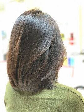 クオリス 上板橋店(QUALIS) ひし形・前上がりレイヤー大人女性艶感ナチュラルストレート