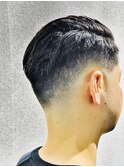 サイドパート／フェード／0mm <新宿><新宿駅><徒歩5分><理容室>