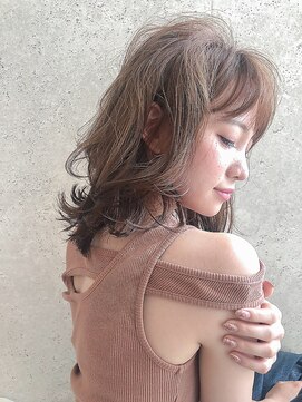 リアン(Lien) Lien☆外ハネミディアム×ミルクティーベージュ　立川