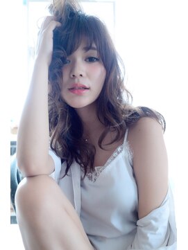 リアン(Lien) Lien☆波打ちウェーブ毛先パーマ×ナチュラルフォギーベージュ