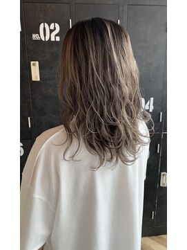 ノーヴィス(NovicE) #バレイヤージュ#暗めだけど透明感#グレイベージュ