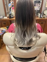 ラウンジ ヘアアンドグルーミング(Lounge HAIR&GROOMING) シルバーのグラデーション