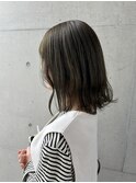 オリーブカラーブリーチなし切りっぱなし外ハネミディ透明感