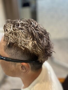 イデアル(ide'al)の写真/【月曜OPEN★20時迄営業】メンズパーマが得意なSalon◇お得なクーポンご用意あり◎まずはご相談！