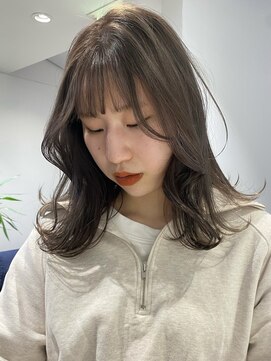 トレス(TRESS) 艶カラー/くすみベージュ/顔まわりレイヤー/ケアブリーチ