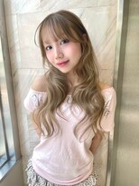 リリー(Lilley)&nbsp;赤みなしカラー×小顔レイヤー×韓国風巻き×髪質改善