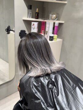 コスモス 町田(COSMOS) バレイヤージュカラー/ホワイトシルバー/シャドールーツ