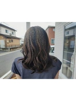 髪質・骨格・ライフスタイル。すべてを見極めて施術する【大人女性のためのパーソナルデザイン】