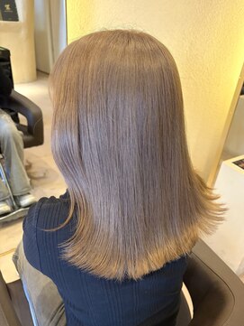 ミルクティーベージュ