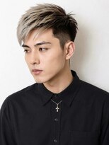 プーン(POON)&nbsp;シルバーハイライト×アップバングショート