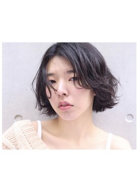 アンバースデー(UNBIRTHDAY) ショート/くせ毛風パーマ/ウェーブ【大成志織】