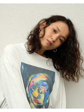 スリーアン(THREE ann.) 無造作くせ毛カール*