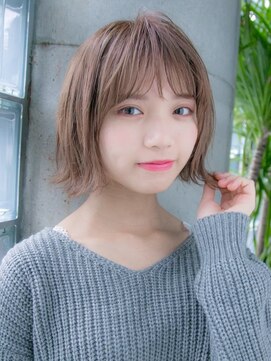リリアン 青山(relian) 外はねショートボブ