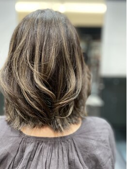 アッシュヘアー 西野店(ASH HAIR)の写真/【大人気Salon/駐車場完備】脱白髪染め！ハイライトなどのお洒落カラーも対応◎ファーストグレイの方にも！