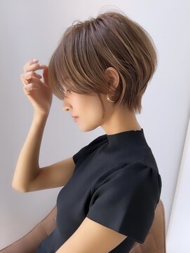 ラフ 新宿(Laff) 新宿ショート/ショートヘア/ボブ/ぱつっとボブ/白髪ぼかし