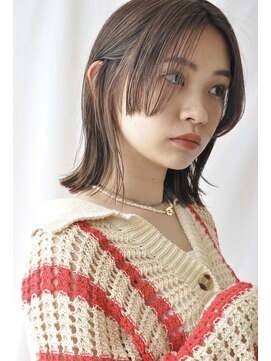 トリッカ 代官山(tricca) ぱっつんラインのセンターパート前髪/姫カット/tricca代官山