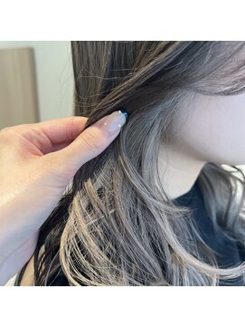 アッシュ 北千住店(Ash) シルバーグレーカラー