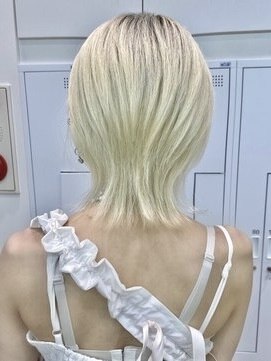 ダブルトーキョー シブヤ(W-TOKYO SHIBUYA) ショートウルフカットホワイトカラーブロンドブリーチハイトーン