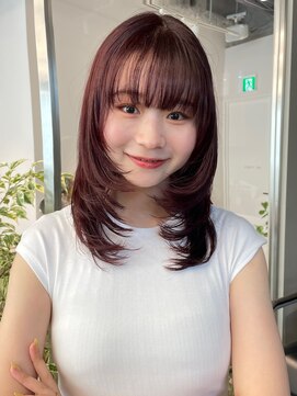 トリッカ シブヤ(TRICCA SHIBUYA) 小顔ヘアミディアムレイヤーワンカール暖色レッドラベンダー