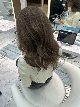 ロンドルピナス 小倉(Lond Lupinus) ミディアムヘア暗めカラー/デザインカラー/フェイスフレーミング