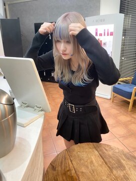 ジュイル シブヤ(JEWIL SHIBUYA) トレンド感溢れるデザインカラー ホワイトベージュ×ブルー