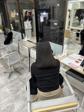 アチェロ(Acero.) UPTOGLOSS で叶える艶髪スタイル