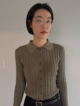 丸みルーズヘア束感ショート顔周り大人ボブ顔周りカット