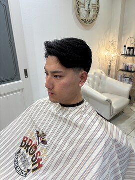 ヒロザバーバー(HIRO THE BARBER) ローフェード×スキンフェード