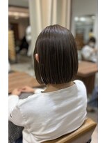 フラット 千葉(Flat.)&nbsp;オリーブカラー、切りっぱなしボブ【千葉】