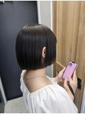 どんな人にも似合う！丸くなりすぎないミニボブ