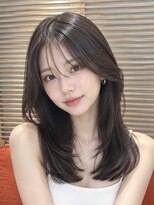 オアシスアヴェダ ザ・ペニンシュラ東京(OASIS AVEDA)&nbsp;大人セミロングレイヤー・前髪カット・艶髪・グレージュ30代