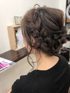 アゴーグ(agog) 編み込みシニヨン☆