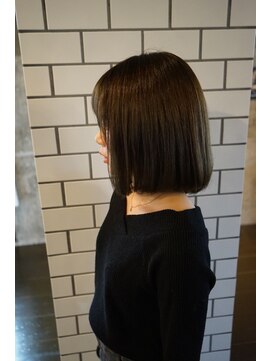 フィフス ヘアー(FIFTH hair) マットグレーなボブスタイル