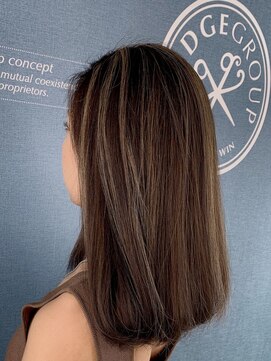 ポンテ 那珂川店(ponte) ハイライトで立体感を☆切りっぱなしロングボブ