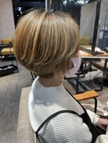 アフロート ショウナン(AFLOAT SHONAN) クビレと丸みが可愛いショート【赤荻】