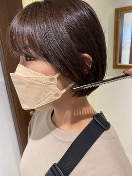 バッタ(Batta) 「KENTA」丸みショート×柔らかベージュ 女性らしさUP