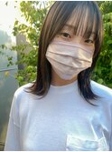 ストレートなセミロングにシースルーバング