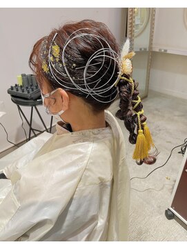 マカロンコワフュールドウシワカマル(macaron coiffure de ushiwakamaru) 成人式アップ