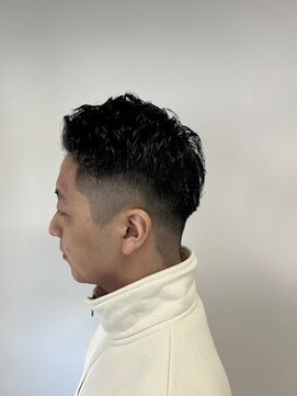 イッヒ 茅ヶ崎(IHHI) 癖毛ベリーショート