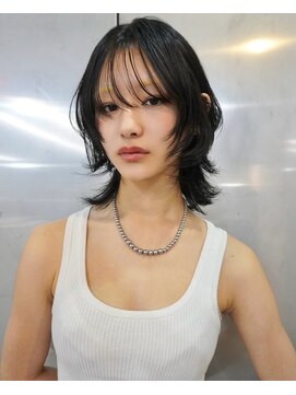 ヒメル(HML U/2A) クール＆フェミニン。ウルフマッシュレイヤー