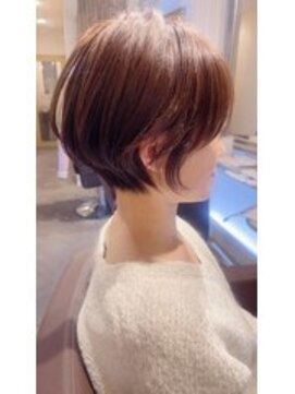 カナロアバイボニークチュール(KANALOAbyBONNY COUTURE) 大人かわいい耳かけショートボブ/白髪染め/30代40代50代60代