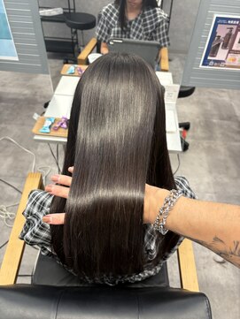 キング 梅田店(K!ng) 縮毛矯正髪質改善ハイライトレイヤーカット梅田美容室エクステ