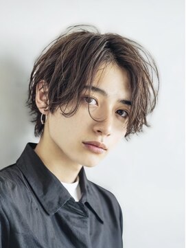 センターパート×ニュアンスパーマ