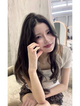 ロンドルピナス 小倉(Lond Lupinus) ミディアムレイヤーカット/似合わせカット/大人ガーリー/20代